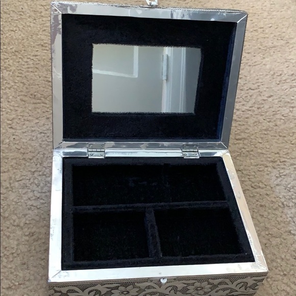 Jewelry Box - Picture 2 of 4